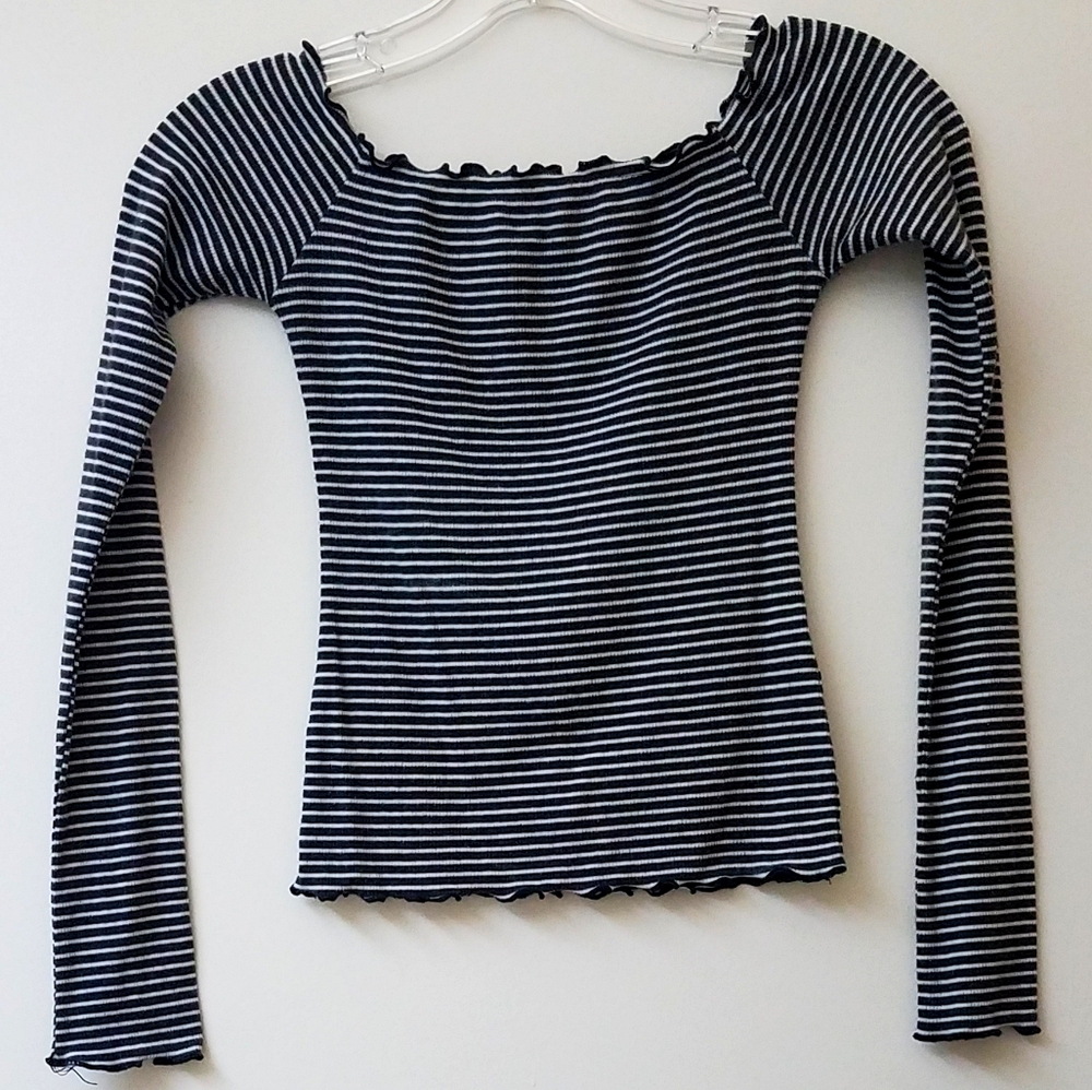 Hollister Scoopneck Scalloped Top